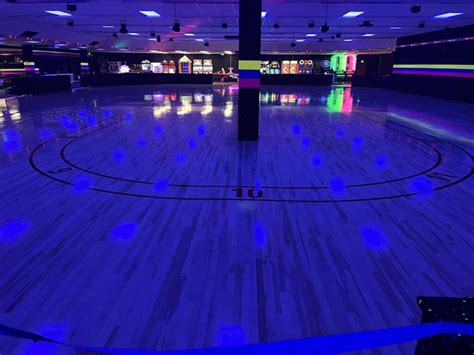 Check out Neptune Skating Center in Ogden for some fun events and activities. Thanks to Evan Cindee Porter Alexander for sending the link! https://www.facebook.com .... 