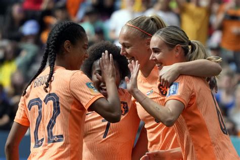 Netherlands beats South Africa 2-0 to advance to the quarterfinals of the Women’s World Cup.