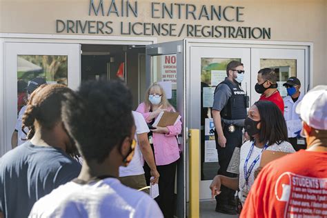 Nevada dmv walk-in saturday. Most Nevada driver's licenses are valid for 8 years and cost $41.25. Licenses issued to those 65 and older are valid for 4 years and cost $17.25. A motorcycle endorsement transfer is an additional $5. A $25 testing fee applies for knowledge and skills testing. 