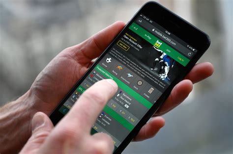 Nevada sports betting apps. Mobile betting is legal in Nevada and most local sportsbook operators offer online betting apps that can be accessed from anywhere within state lines. Under Nevada sports betting law, residents and visitors alike may bet online. Customers may download betting apps and begin signing up online, but registration must be completed in-person at a ... 