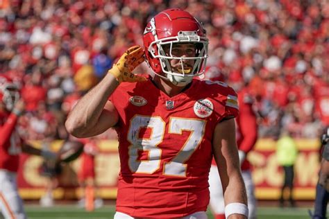Never mind the Taylor Swift hysteria, Vikings more concerned with Travis Kelce’s other connection
