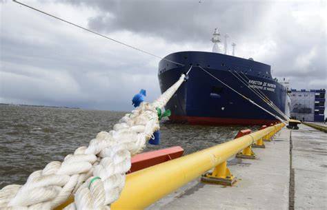 New EU sanctions put the squeeze on Russian oil smugglers