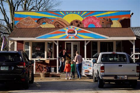New Hampshire officials want to get rid of colorful doughnut-shop sign