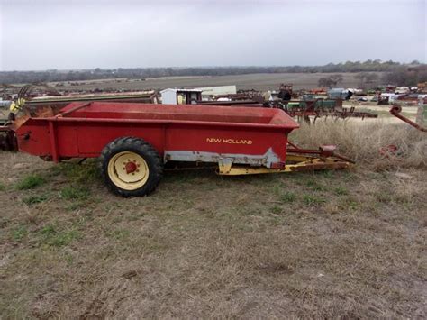 New Holland (329) - NH BOX MANURE SPREADER (7/79-10/90) …