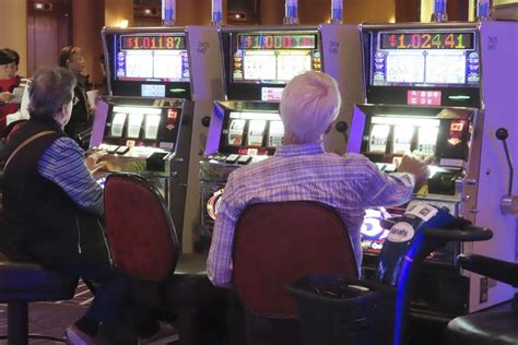 New Jersey casinos, track forfeit $77K in money won by prohibited gamblers, many of them underage