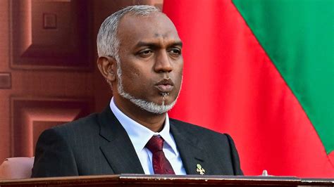 New Maldives president is sworn in and vows to remove Indian troops