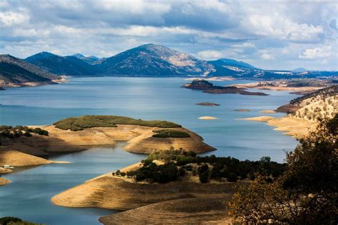 New Melones Lake