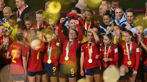 New Spain women’s coach calls up World Cup-winning players but they don’t plan to end their boycott