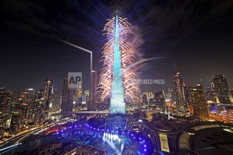 New Year’s Eve sweeps across Mideast and Europe, but wars cast a shadow on 2024