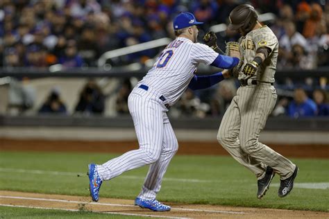 New York Mets and San Diego Padres play in game 2 of series