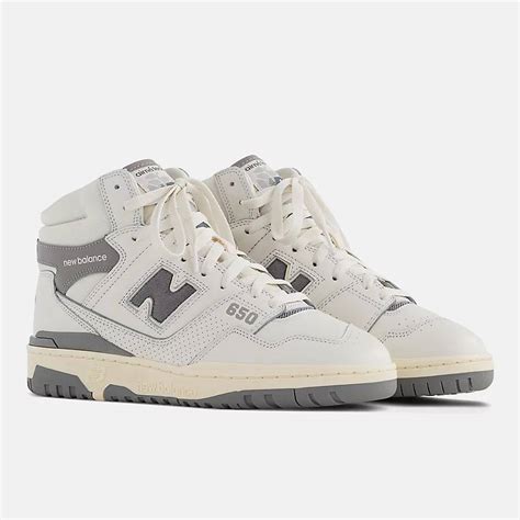 New balance 650 high-top. Jun 13, 2023 · The new set of collaborative Aimé Leon Dore x New Balance 650 are available in three colorways, with all three pairs featuring a white-based mesh upper that’s offset by perforated overlay ... 