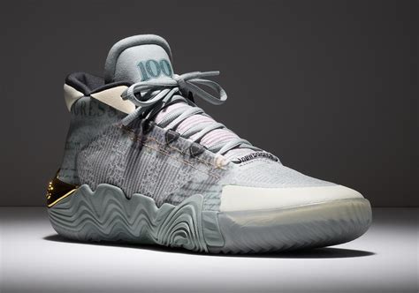 New balance kawhi 2. The offering sports a creamy design that features an aged design that's created to look better the more the shoe is worn. Special detailing includes “JOE AND ... 