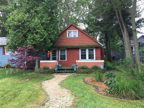 New buffalo airbnb. May 21, 2023 - Entire bungalow for $101. You will love your stay in our adorable, cozy Beachhouse! This two bedroom, one bath house with wrap around porch is a 20 minute walk to the beauti... 