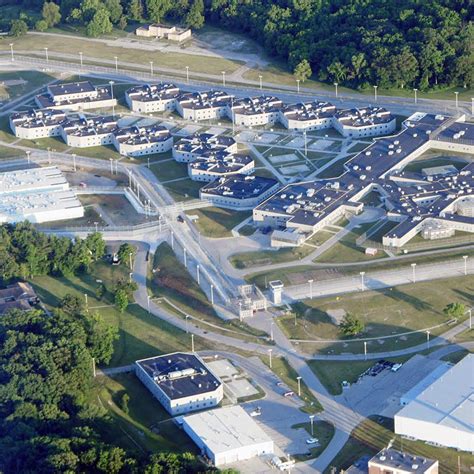 The Henry County Jail is a secure 130-bed facility. We have several programs for the inmates to prepare them to be better able to live outside of the Jail environment. Some of these programs are General Education Development (G.E.D.), various treatment programs, etc. ... New Castle, IN, 47362 Phone: 765-521-7032. Criminal Investigation Division 1033 …. 