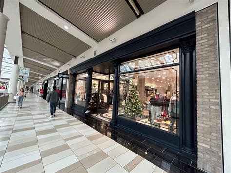 New clothing store opening in Crossgates Mall