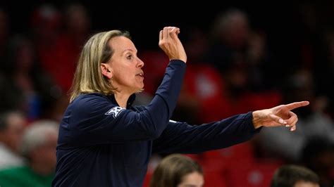 New coach Dawn Plitzuweit wants Gophers women’s basketball to ‘find a way’