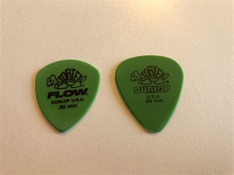 New favourite pick (left), old favourite pick (right) : r/7String - Reddit