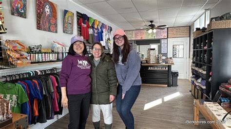 New gift shop with boba tea opens in Berkshire County