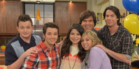 New icarly show. Melanie: Ravenclaw. iCarly fans will recognize Melanie, even though she only has a handful of appearances on the show. That’s because she’s played by the same actress who stars as Sam Puckett. Melanie is Sam’s twin sister who attends boarding school during the run of the series. RELATED: 10 Best Nickelodeon Gameshows. 