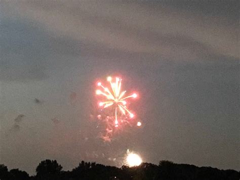 Jul 3, 2023 · Posted Mon, Jul 3, 2023 at 9:01 am CT. Music, fireworks and more are on the calendar in Will County this July 4. (Shutterstock) NEW LENOX, IL — Independence Day is quickly approaching, which ... 