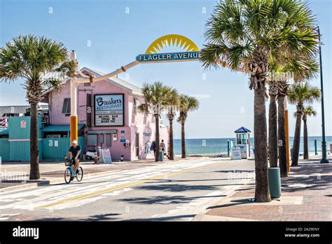 New smyrna beach flagler ave. September 23, 2023 @ 1:00 pm - 7:00 pm. The Wine Walk is a monthly Progressive Wine Tasting event that takes place on Flagler Avenue, Saturday, September 23rd, from 1pm -7 pm in New Smyrna Beach. Wine Walk tasting passports are $30 and include 20 tasting tickets along with a keepsake wine glass, map, and listing of … 