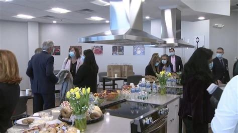 New teaching kitchen opens at recently expanded MGH Revere Food Pantry