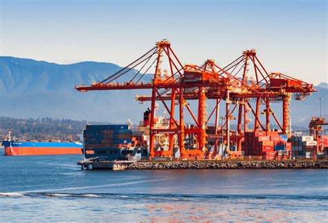 New tentative deal is reached in B.C. port workers dispute
