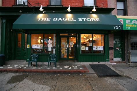 New york bagel shop. Bagels, which are in the grains and starches food group, usually take around two to three hours to digest. Foods that are more dense are generally harder to digest and take a longe... 