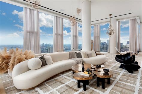 New york penthouses for sale. 1,841 m² 14 11. Sumptuous Penthouse new york Madison Avenue 26 Rooms 11 Bedrooms 14 Bathrooms Living area 1840 m² The residences represent a unique opportunity for home ownership at the center of... 11. Penthouse in New York. € 17,115,500. 