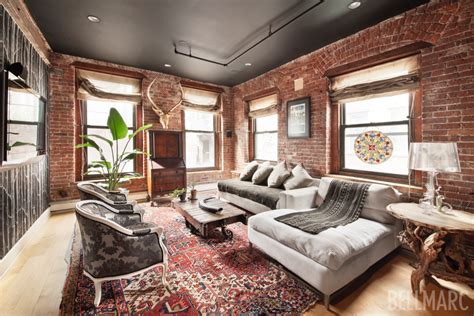 New york soho apartment. The median SoHo, New York, NY rent is $9,500 which is above the national median rent of $1,469. In addition to the rent cost, you need to also account for costs of basic utilities consisting of water, garbage, electric and natural gas. … 
