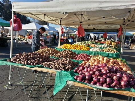 Newark farmers market. When the Newark Natural Foods Co-op Farmers Market held its pandemic-delayed opening day on Sunday, there were a bevy of new rules for customers and vendors to get used to. Still, with plenty of ... 