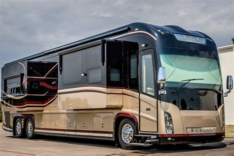 Florida (1) Newell Coach RVs : Founded on a 