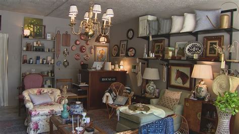 Newest addition to 'antique row:' One of Chicago's smallest small businesses 
