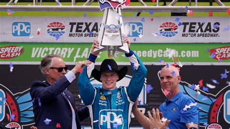 Newgarden holds off O’Ward for back-to-back wins at Texas