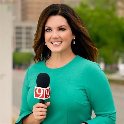 Sep 25, 2023 · Lacie Lowry is an American news reporter at News 9. Lacie joined News On 6 as a reporter in July 2010 and was promoted to weekend anchor. She is known to be an award-winning journalist from Rockwall, Texas.. 