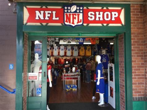 Nfl ahop. When the weather gets cold, don't miss out on men's jackets or sweatshirts to keep you warm. Shop great men's accessories like neck ties, watches, bags, and much more. … 