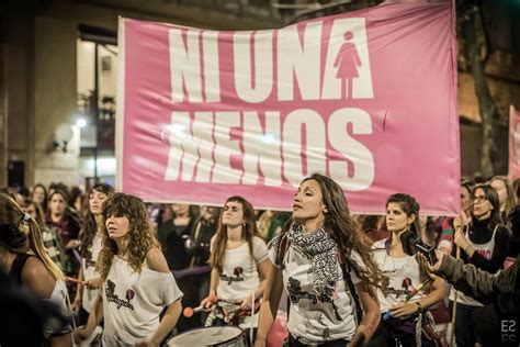 Ni una menos argentina. Website. niunamenos.org.ar. Ni una menos ( Spanish: [ni ˈuna ˈmenos]; Spanish for "Not one [woman] less") is a Latin American fourth-wave [1] [2] grassroots [3] feminist movement, which started in Argentina and has spread across several Latin American countries, that campaigns against gender-based violence. 