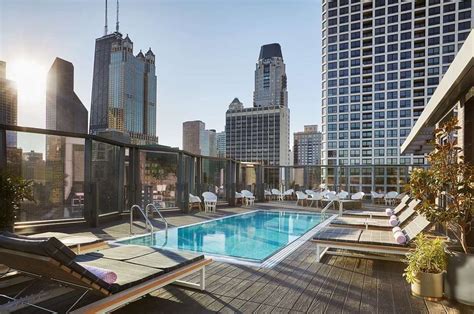 Nice hotels downtown chicago. LondonHouse Chicago 452 rooms from £134. City Style - With a cool rooftop bar and its location right on Michigan Avenue, the hotel is the perfect Chicago city break spot. Families - There is a children’s menu for afternoon tea and the hotel is near many kid-friendly tourist attractions. Restaurant - Recommended. 