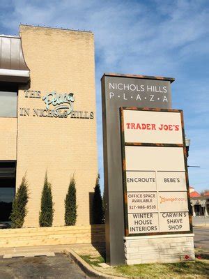 Nichols Hills Plaza - Mall/Shopping center in Oklahoma