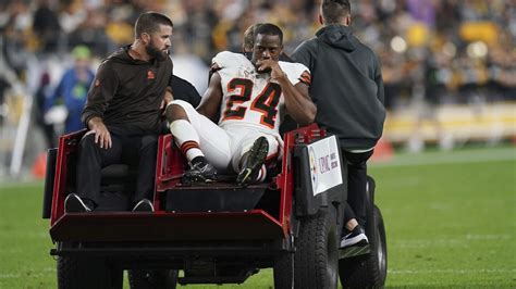Nick Chubb’s injury underscores running backs’ pleas for bigger contracts and teams’ fears