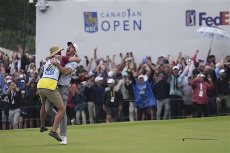 Nick Taylor sinks 72-foot putt to win Canadian Open, countrymate Hadwin tackled in celebration