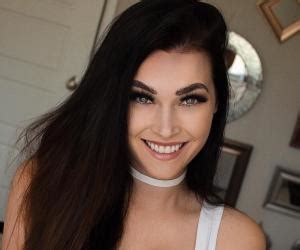 Niece Waidhofer - Biography Birthday