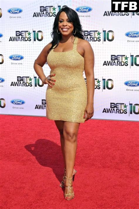 Niecy Nash Nude Photos As we already know, the actress is really open about her sexuality and has no shame talking about it. Niecy Nash nude photos also show us that she has no shame in showing her body. She is a bit bigger but those sexy curves will make your head spin. Hot ebony has a big, fat, wiggly ass and huge tits.