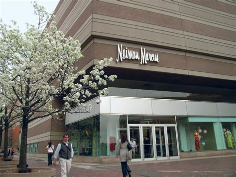 Niemen marcus. Shop Neiman Marcus Vegas North in Las Vegas, NV for clothing, shoes & handbags from the world's best designers. Visit neimanmarcus.com for a full list of services. 