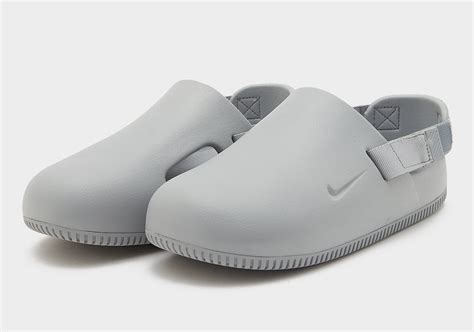 Nike calm mule. Nike Calm Women's Mules. €69.99. Choose a Style Colour. Select Size Size Guide. EU 35.5. EU 36.5. EU 38. EU 39. EU 40.5. EU 42. EU 43. EU 44.5. Add to Bag Favourite. This product is made with at least 20% recycled content by weight. Enjoy a calm, comfortable experience—wherever your day off takes you. 