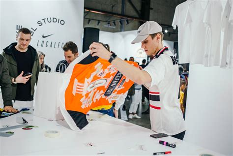 Nike design workshop.  Michigan Avenue.  A customisable jersey workshop opened its doors ...