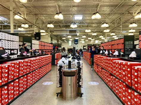 Nike employee store. Apr 6, 2010 · Located near the Nike campus in Beaverton, Oregon, the Employee Store is a cavernous airplane hanger-sized structure containing wall to wall Nike goodness. At a glance, the layout appears to be a ... 