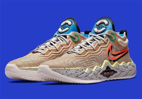 Nike gt run. Jul 12, 2021 · The Nike Air Zoom GT Run “Rawdacious” is a special variation of the silhouette that was designed to celebrate the 2021 Tokyo Summer Olympics. Sporting a clean, yet vibrant makeup, the model ... 