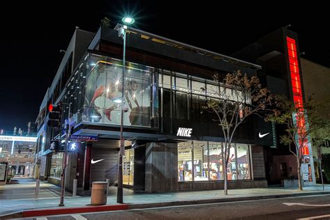 Nike santa monica. A family claiming racial profiling after being accused of stealing a basketball at a Santa Monica Nike store is speaking out. Details: https://abc7.la/2YVE1h6 