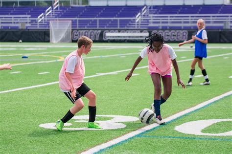 Nike soccer camp. Mequon. Nike Football Skills Development Camp Milwaukee. Nike Football Camps offer both high school football camps and youth football camps for every level player. Check out our camp locations today! 